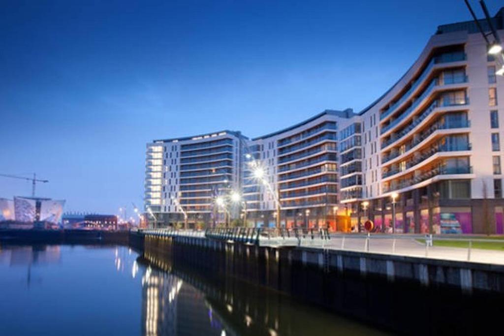 Ck Serviced Apartments Белфаст Екстериор снимка